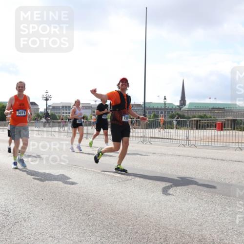29.06.2025 - hella hamburg halbmarathon Lena Gebhardt http://msf.ph/oto/8415952 29.06.2025 10:05:09 Lombardsbrücke 3071, 1126, 1316, 1347, 1559, 1863, 2288, 2298, 2424, 2463, 2628, 2698, 3071, 3413, 3578, 4014, 4220, 4394, 4538, 4951, 5073, 6059, 6311, 6907, 6908, 7302, 7826, 8049, 8089, 8999, 9007, 9019, 9075, 9165, 9559, 9680, 10100, 10694, 11088, 11551, 11595, 11784, 12125, 12557, 13221, 13242, 13327, 13533, 13717, 14203, 15532, 16092, 16134, 16357, 16478, 16579, 16847, 16995, 17112, 17707, 17814, 17818, 18189, 18616, 18617, 19034 meine-sportfotos.de