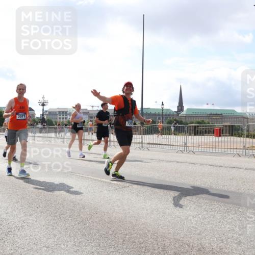 29.06.2025 - hella hamburg halbmarathon Lena Gebhardt http://msf.ph/oto/8415981 29.06.2025 10:05:09 Lombardsbrücke 3071, 1126, 1316, 1347, 1559, 1863, 2288, 2298, 2424, 2463, 2628, 2698, 3071, 3413, 3578, 4014, 4220, 4394, 4538, 4951, 5073, 6059, 6311, 6907, 6908, 7302, 7826, 8049, 8089, 8999, 9007, 9019, 9075, 9165, 9559, 9680, 10100, 10694, 11088, 11551, 11595, 11784, 12125, 12557, 13221, 13242, 13327, 13533, 13717, 14203, 15532, 16092, 16134, 16357, 16478, 16579, 16847, 16995, 17112, 17707, 17814, 17818, 18189, 18616, 18617, 19034 meine-sportfotos.de