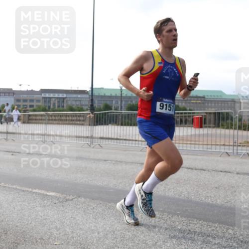 29.06.2025 - hella hamburg halbmarathon Lena Gebhardt http://msf.ph/oto/8415995 29.06.2025 09:40:25 Lombardsbrücke 9151, 34, 35, 52, 53, 54, 2144, 2659, 3720, 5253, 6530, 6816, 9151, 9255, 9447, 9475, 10650, 11210, 12373, 12678, 14302, 14717, 15495, 16068, 16120, 16245, 16988, 18930, 19075 meine-sportfotos.de
