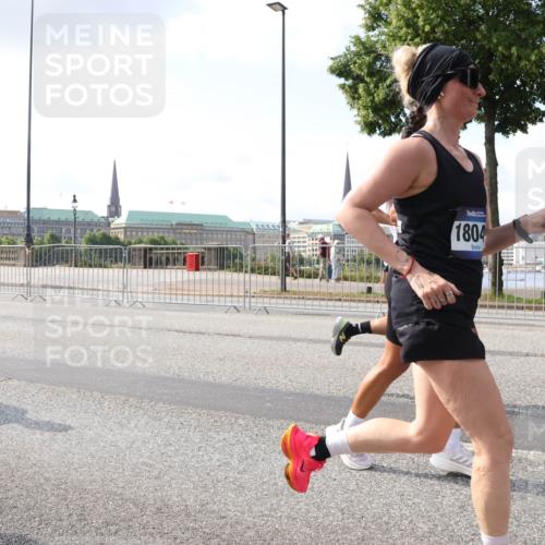 29.06.2025 - hella hamburg halbmarathon Lena Gebhardt http://msf.ph/oto/8415997 29.06.2025 09:50:56 Lombardsbrücke 1804, 1209, 1256, 1358, 1441, 1677, 1697, 1700, 1882, 1962, 2546, 2579, 2675, 2719, 3056, 3626, 3947, 4205, 4229, 4380, 4854, 4888, 4889, 4893, 5026, 5087, 5275, 5387, 5472, 5506, 5508, 5745, 5752, 5916, 6080, 6429, 6458, 6529, 6593, 6639, 6686, 6687, 7026, 7110, 7116, 7284, 7635, 8091, 8122, 8319, 8574, 8958, 8966, 9116, 9371, 9380, 9755, 9833, 10064, 10193, 10415, 10469, 10783, 10922, 11281, 11284, 11305, 11379, 12153 meine-sportfotos.de