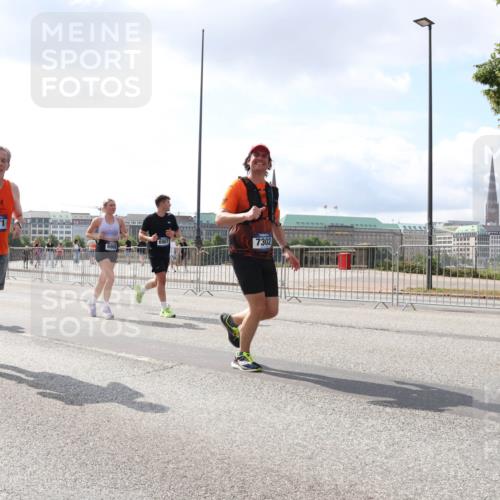 29.06.2025 - hella hamburg halbmarathon Lena Gebhardt http://msf.ph/oto/8416007 29.06.2025 10:05:09 Lombardsbrücke 3071, 6900, 7302, 1126, 1316, 1347, 1559, 1863, 2288, 2298, 2424, 2463, 2628, 2698, 3071, 3413, 3578, 4014, 4220, 4394, 4538, 4951, 5073, 6059, 6311, 6907, 6908, 7302, 7826, 8049, 8089, 8999, 9007, 9019, 9075, 9165, 9559, 9680, 10100, 10694, 11088, 11551, 11595, 11784, 12125, 12557, 13221, 13242, 13327, 13533, 13717, 14203, 15532, 16092, 16134, 16357, 16478, 16579, 16847, 16995, 17112, 17707, 17814, 17818, 18189, 18616, 18617, 19034 meine-sportfotos.de