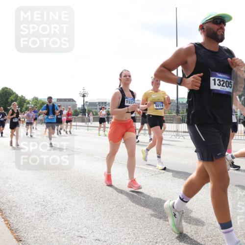 29.06.2025 - hella hamburg halbmarathon Lena Gebhardt http://msf.ph/oto/8416041 29.06.2025 10:42:19 Lombardsbrücke 14381, 13456, 1531, 8014, 13205, 6917, 1039, 1150, 1360, 1624, 1648, 1752, 1929, 1957, 1994, 2069, 2134, 2145, 2523, 2538, 2580, 2974, 3276, 3326, 3459, 3460, 3568, 3605, 3874, 4329, 4353, 4735, 4736, 4778, 4885, 4891, 4892, 5403, 5419, 5671, 5810, 6136, 6137, 6153, 6430, 6436, 6828, 6837, 6846, 6917, 7040, 7260, 7357, 7557, 7666, 7955, 8014, 8459, 8525, 8526, 8529, 8712, 8816, 8908, 9008, 9223, 9370, 9467, 9980, 10027, 10532, 10623 meine-sportfotos.de