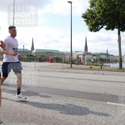 29.06.2025 - hella hamburg halbmarathon Lena Gebhardt http://msf.ph/oto/8416058 29.06.2025 09:50:57 Lombardsbrücke 484, 642, 1209, 1256, 1358, 1441, 1677, 1697, 1700, 1882, 1962, 2546, 2579, 2675, 2719, 3056, 3626, 3947, 4205, 4229, 4380, 4854, 4888, 4889, 4893, 5026, 5087, 5275, 5387, 5472, 5506, 5508, 5745, 5752, 5916, 6080, 6429, 6458, 6529, 6593, 6639, 6686, 6687, 6901, 7026, 7110, 7116, 7284, 7635, 8091, 8122, 8319, 8574, 8958, 8966, 9116, 9262, 9371, 9380, 9755, 9833, 10064, 10193, 10415, 10469, 10783, 10922, 11281, 11284, 11305, 11379, 11907, 12153 meine-sportfotos.de