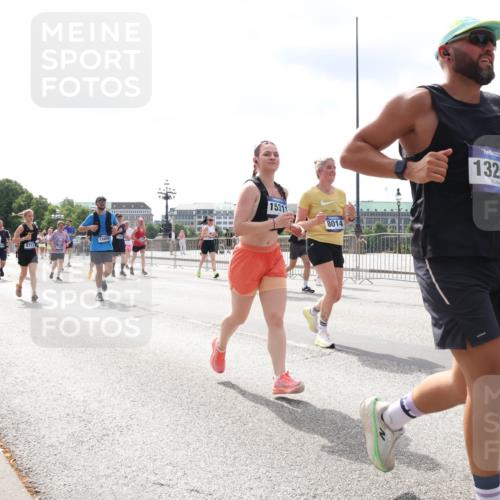 29.06.2025 - hella hamburg halbmarathon Lena Gebhardt http://msf.ph/oto/8416068 29.06.2025 10:42:19 Lombardsbrücke 14381, 13456, 1531, 8014, 13205, 6917, 1039, 1150, 1360, 1624, 1648, 1752, 1929, 1957, 1994, 2069, 2134, 2145, 2523, 2538, 2580, 2974, 3276, 3326, 3459, 3460, 3568, 3605, 3874, 4329, 4353, 4735, 4736, 4778, 4885, 4891, 4892, 5403, 5419, 5671, 5810, 6136, 6137, 6153, 6430, 6436, 6828, 6837, 6846, 6917, 7040, 7260, 7357, 7557, 7666, 7955, 8014, 8459, 8525, 8526, 8529, 8712, 8816, 8908, 9008, 9223, 9370, 9467, 9980, 10027, 10532, 10623 meine-sportfotos.de