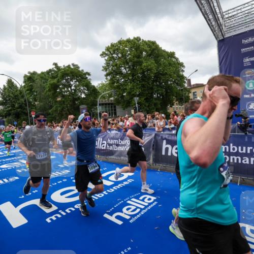 29.06.2025 - hella hamburg halbmarathon Zöllner http://msf.ph/oto/8416127 29.06.2025 10:49:51 Ziel 3543, 4017, 5460, 5894, 6125, 9126, 9200, 9551, 9597, 9723, 9924, 11975, 13159, 13463, 14794, 16800, 16877, 17282, 17753, 18926, 19109, 19122 meine-sportfotos.de
