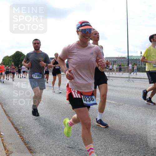 29.06.2025 - hella hamburg halbmarathon Lena Gebhardt http://msf.ph/oto/8416141 29.06.2025 10:17:41 Lombardsbrücke 17761, 11377, 6336, 10677, 1015, 1083, 1204, 1274, 1458, 1477, 1622, 1641, 1749, 1795, 2094, 2259, 2305, 2548, 2860, 3138, 3292, 3464, 3466, 3802, 3803, 4194, 4218, 4852, 5002, 5004, 5023, 5290, 5611, 5733, 6126, 6128, 6254, 6336, 6352, 6520, 6522, 6786, 7011, 7258, 7291, 7410, 7413, 7445, 7566, 7647, 7844, 7945, 8128, 8144, 8210, 8253, 8309, 8351, 8433, 8607, 8799, 8895, 9152, 9259, 9400, 9734, 9798, 9848, 9964, 10174, 10509 meine-sportfotos.de