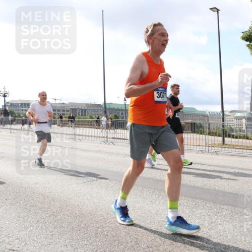 29.06.2025 - hella hamburg halbmarathon Lena Gebhardt http://msf.ph/oto/8416158 29.06.2025 10:05:10 Lombardsbrücke 3071, 1126, 1316, 1559, 1863, 1981, 2288, 2298, 2424, 2463, 2628, 2698, 3071, 3413, 3578, 4014, 4220, 4394, 4538, 4951, 5073, 6059, 6907, 6908, 7302, 7826, 8049, 8089, 8999, 9007, 9019, 9075, 9165, 9559, 9680, 10100, 10694, 11088, 11551, 11595, 11784, 12125, 12557, 13221, 13242, 13327, 13533, 13717, 14203, 15532, 16092, 16134, 16357, 16478, 16579, 16847, 16995, 17112, 17707, 17814, 17818, 18189, 18616, 18617, 19034 meine-sportfotos.de