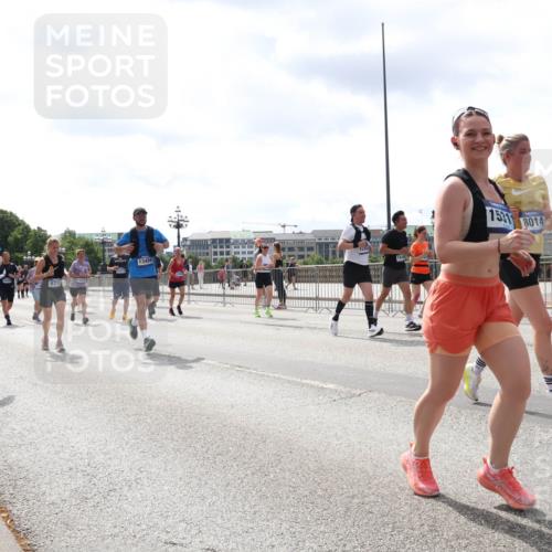 29.06.2025 - hella hamburg halbmarathon Lena Gebhardt http://msf.ph/oto/8416165 29.06.2025 10:42:20 Lombardsbrücke 14381, 13450, 13456, 871, 141, 1531, 8014, 1039, 1150, 1360, 1624, 1648, 1752, 1929, 1957, 1994, 2069, 2134, 2145, 2523, 2538, 2580, 2974, 3276, 3326, 3459, 3460, 3568, 3605, 3874, 4329, 4353, 4735, 4736, 4778, 4885, 4891, 4892, 5403, 5417, 5419, 5671, 5810, 6136, 6137, 6153, 6430, 6436, 6828, 6837, 6846, 6917, 7040, 7260, 7357, 7557, 7666, 8014, 8459, 8525, 8526, 8529, 8712, 8816, 8908, 9008, 9223, 9370, 9467, 9980, 10027, 10454, 10532, 10623 meine-sportfotos.de