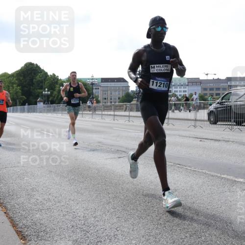 29.06.2025 - hella hamburg halbmarathon Lena Gebhardt http://msf.ph/oto/8416184 29.06.2025 09:40:29 Lombardsbrücke 9475, 5253, 12373, 11210, 34, 35, 52, 54, 2144, 2659, 3720, 5253, 6530, 6816, 9151, 9255, 9447, 9475, 10650, 11210, 11829, 12373, 12678, 14302, 14717, 15495, 16068, 16120, 16245, 16988, 18930, 19075 meine-sportfotos.de