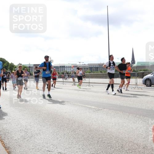 29.06.2025 - hella hamburg halbmarathon Lena Gebhardt http://msf.ph/oto/8416189 29.06.2025 10:42:20 Lombardsbrücke 4381, 8712, 13456, 12403, 15, 11, 1039, 1150, 1360, 1624, 1648, 1752, 1929, 1957, 1994, 2069, 2134, 2145, 2523, 2538, 2580, 2974, 3276, 3326, 3459, 3460, 3568, 3605, 3874, 4329, 4353, 4735, 4736, 4778, 4885, 4891, 4892, 5403, 5417, 5419, 5671, 5810, 6136, 6137, 6153, 6430, 6436, 6828, 6837, 6846, 6917, 7040, 7260, 7357, 7557, 7666, 8014, 8459, 8525, 8526, 8529, 8712, 8816, 8908, 9008, 9223, 9370, 9467, 9980, 10027, 10454, 10532, 10623 meine-sportfotos.de