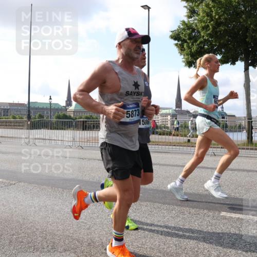29.06.2025 - hella hamburg halbmarathon Lena Gebhardt http://msf.ph/oto/8416192 29.06.2025 09:50:58 Lombardsbrücke 5873, 586, 653, 1209, 1256, 1358, 1441, 1677, 1697, 1700, 1882, 1962, 2546, 2579, 2675, 2719, 3056, 3626, 3947, 4205, 4229, 4380, 4854, 4888, 4889, 4893, 5026, 5087, 5275, 5387, 5472, 5506, 5508, 5745, 5752, 5916, 6080, 6429, 6529, 6593, 6639, 6686, 6687, 6721, 6901, 7026, 7110, 7116, 7284, 7635, 8091, 8122, 8319, 8574, 8958, 8966, 9262, 9313, 9371, 9380, 9755, 9833, 10064, 10193, 10415, 10469, 10783, 10922, 11281, 11284, 11305, 11907, 12153 meine-sportfotos.de