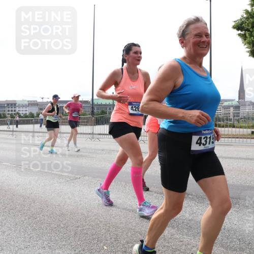29.06.2025 - hella hamburg halbmarathon Lena Gebhardt http://msf.ph/oto/8416197 29.06.2025 10:26:29 Lombardsbrücke 12827, 12826, 426, 4315, 1300, 2643, 3617, 4267, 4268, 4315, 4507, 4509, 4844, 6159, 6625, 6905, 7929, 8079, 8276, 8306, 8357, 8674, 8942, 9186, 11107, 11139, 11270, 12126, 12826, 12827, 13264, 14063, 14356, 14726, 14930, 15027, 15807, 15878, 16788, 17300, 17675, 17712, 18074, 18087, 18516, 19144 meine-sportfotos.de