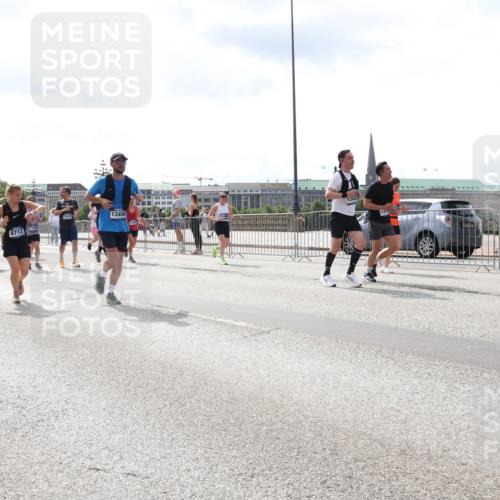 29.06.2025 - hella hamburg halbmarathon Lena Gebhardt http://msf.ph/oto/8416213 29.06.2025 10:42:21 Lombardsbrücke 14381, 8712, 110, 11074, 13456, 1243, 1039, 1150, 1360, 1624, 1648, 1752, 1929, 1957, 1994, 2069, 2134, 2145, 2523, 2538, 2580, 2974, 3276, 3326, 3459, 3460, 3568, 3605, 3874, 4329, 4334, 4353, 4735, 4736, 4778, 4885, 4891, 4892, 5403, 5417, 5419, 5671, 5810, 6136, 6137, 6153, 6430, 6436, 6764, 6828, 6837, 6846, 6917, 7040, 7260, 7357, 7557, 7666, 8014, 8459, 8525, 8526, 8529, 8712, 8816, 8908, 9008, 9223, 9370, 9980, 10027, 10454, 10532, 10623 meine-sportfotos.de