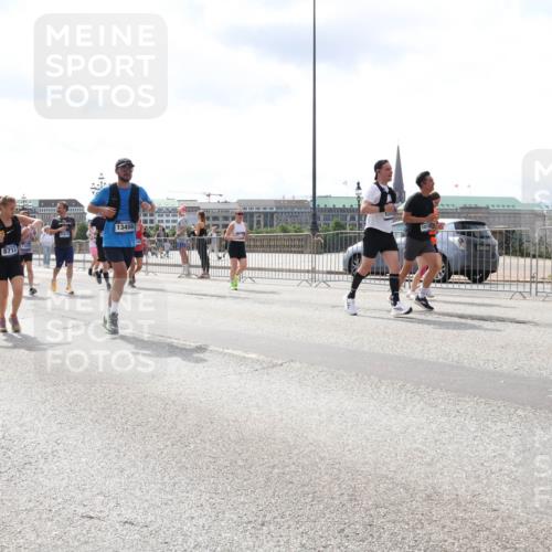 29.06.2025 - hella hamburg halbmarathon Lena Gebhardt http://msf.ph/oto/8416237 29.06.2025 10:42:21 Lombardsbrücke 14381, 13456, 8712, 110, 1410, 1039, 1150, 1360, 1624, 1648, 1752, 1929, 1957, 1994, 2069, 2134, 2145, 2523, 2538, 2580, 2974, 3276, 3326, 3459, 3460, 3568, 3605, 3874, 4329, 4334, 4353, 4735, 4736, 4778, 4885, 4891, 4892, 5403, 5417, 5419, 5671, 5810, 6136, 6137, 6153, 6430, 6436, 6764, 6828, 6837, 6846, 6917, 7040, 7260, 7357, 7557, 7666, 8014, 8459, 8525, 8526, 8529, 8712, 8816, 8908, 9008, 9223, 9370, 9980, 10027, 10454, 10532, 10623 meine-sportfotos.de