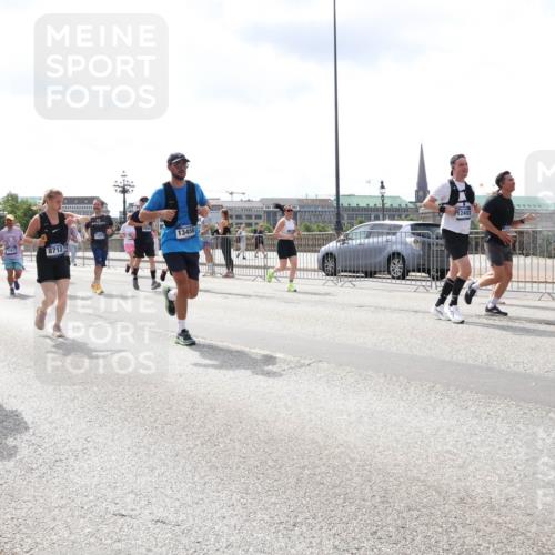 29.06.2025 - hella hamburg halbmarathon Lena Gebhardt http://msf.ph/oto/8416259 29.06.2025 10:42:21 Lombardsbrücke 16452, 14381, 8712, 13456, 12403, 1039, 1150, 1360, 1624, 1648, 1752, 1929, 1957, 1994, 2069, 2134, 2145, 2523, 2538, 2580, 2974, 3276, 3326, 3459, 3460, 3568, 3605, 3874, 4329, 4334, 4353, 4735, 4736, 4778, 4885, 4891, 4892, 5403, 5417, 5419, 5671, 5810, 6136, 6137, 6153, 6430, 6436, 6764, 6828, 6837, 6846, 6917, 7040, 7260, 7357, 7557, 7666, 8014, 8459, 8525, 8526, 8529, 8712, 8816, 8908, 9008, 9223, 9370, 9980, 10027, 10454, 10532, 10623 meine-sportfotos.de