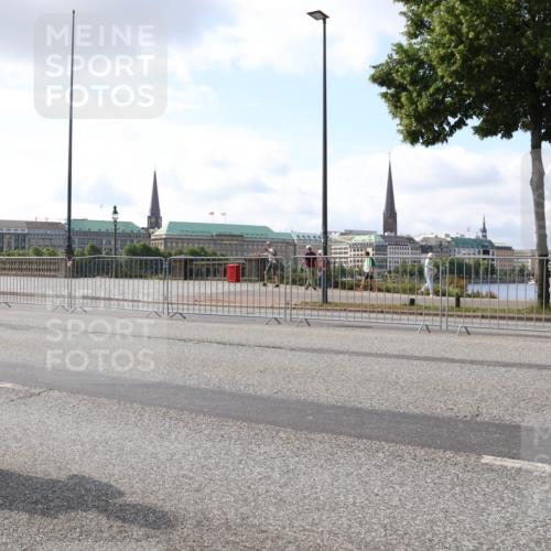 29.06.2025 - hella hamburg halbmarathon Lena Gebhardt http://msf.ph/oto/8416262 29.06.2025 09:50:59 Lombardsbrücke 1209, 1256, 1358, 1441, 1677, 1697, 1700, 1962, 2546, 2579, 2675, 2719, 3056, 3626, 3947, 4205, 4229, 4380, 4854, 4888, 4889, 4893, 5026, 5087, 5275, 5387, 5472, 5506, 5508, 5752, 5916, 6080, 6429, 6593, 6639, 6686, 6687, 6721, 6901, 7026, 7110, 7116, 7284, 7635, 7693, 8091, 8122, 8319, 8574, 8958, 8966, 9262, 9313, 9371, 9380, 9755, 9833, 10064, 10193, 10415, 10469, 10783, 10922, 11281, 11284, 11305, 11907, 12153 meine-sportfotos.de