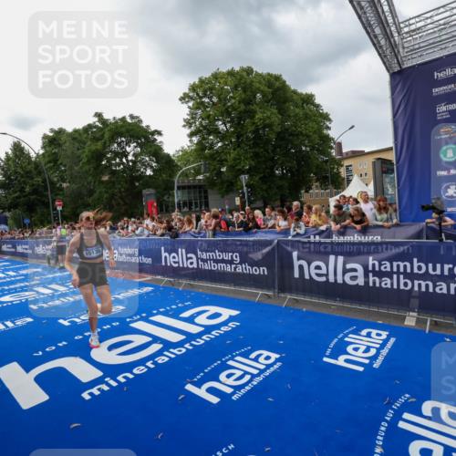 29.06.2025 - hella hamburg halbmarathon Zöllner http://msf.ph/oto/8416276 29.06.2025 10:27:27 Ziel 4678, 14019, 15136, 15576, 18567 meine-sportfotos.de