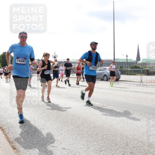 29.06.2025 - hella hamburg halbmarathon Lena Gebhardt http://msf.ph/oto/8416302 29.06.2025 10:42:21 Lombardsbrücke 14381, 8712, 13456, 1039, 1150, 1360, 1624, 1648, 1752, 1929, 1957, 1994, 2069, 2134, 2145, 2523, 2538, 2580, 2974, 3276, 3326, 3459, 3460, 3568, 3605, 3874, 4329, 4334, 4353, 4735, 4736, 4778, 4885, 4891, 4892, 5403, 5417, 5419, 5671, 5810, 6136, 6137, 6153, 6430, 6436, 6764, 6828, 6837, 6846, 6917, 7040, 7260, 7357, 7557, 7666, 8014, 8459, 8525, 8526, 8529, 8712, 8816, 8908, 9008, 9223, 9370, 9980, 10027, 10454, 10532, 10623 meine-sportfotos.de