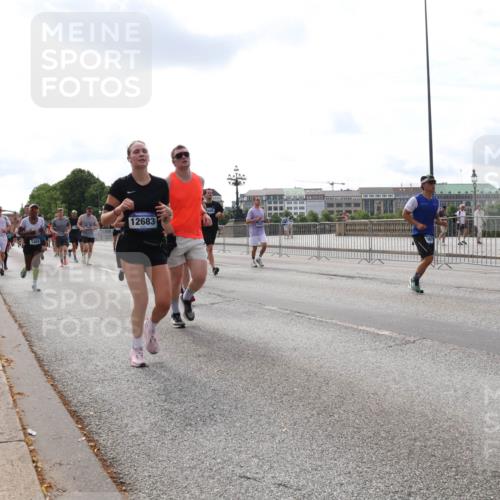 29.06.2025 - hella hamburg halbmarathon Lena Gebhardt http://msf.ph/oto/8416321 29.06.2025 10:17:45 Lombardsbrücke 12683, 1458, 1015, 1159, 1160, 1204, 1274, 1458, 1477, 1622, 1641, 1749, 1795, 2094, 2259, 2305, 2548, 2860, 2931, 3138, 3292, 3802, 3803, 4194, 4218, 4852, 5002, 5004, 5290, 5611, 5733, 6254, 6336, 6352, 6520, 6786, 7011, 7094, 7258, 7291, 7410, 7413, 7445, 7566, 7641, 7647, 7649, 7844, 7945, 8128, 8144, 8210, 8309, 8351, 8433, 8607, 8799, 8895, 9400, 9717, 9734, 9798, 9848, 9964, 10174, 10332, 10509 meine-sportfotos.de