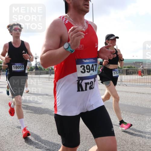 29.06.2025 - hella hamburg halbmarathon Lena Gebhardt http://msf.ph/oto/8416353 29.06.2025 09:51:00 Lombardsbrücke 13268, 18055, 3947, 172, 1209, 1256, 1358, 1441, 1677, 1697, 1700, 1962, 2546, 2579, 3056, 3626, 3700, 3947, 4205, 4229, 4380, 4854, 4888, 4889, 4893, 5026, 5087, 5275, 5387, 5472, 5506, 5508, 5752, 5916, 6080, 6429, 6593, 6639, 6686, 6687, 6721, 6901, 7026, 7110, 7116, 7284, 7635, 7693, 8091, 8122, 8319, 8574, 8958, 8966, 9262, 9313, 9371, 9380, 9755, 9833, 10064, 10193, 10415, 10469, 10783, 10922, 11281, 11284, 11305, 11907, 12153 meine-sportfotos.de