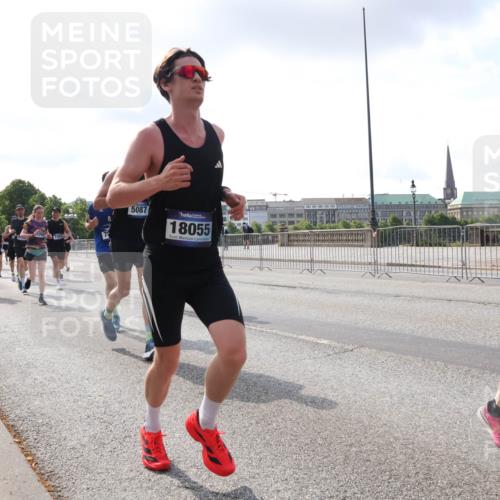 29.06.2025 - hella hamburg halbmarathon Lena Gebhardt http://msf.ph/oto/8416377 29.06.2025 09:51:00 Lombardsbrücke 1962, 7116, 5087, 18055, 1209, 1256, 1358, 1441, 1677, 1697, 1700, 1962, 2546, 2579, 3056, 3626, 3700, 3947, 4205, 4229, 4380, 4854, 4888, 4889, 4893, 5026, 5087, 5275, 5387, 5472, 5506, 5508, 5752, 5916, 6080, 6429, 6593, 6639, 6686, 6687, 6721, 6901, 7026, 7110, 7116, 7284, 7635, 7693, 8091, 8122, 8319, 8574, 8958, 8966, 9262, 9313, 9371, 9380, 9755, 9833, 10064, 10193, 10415, 10469, 10783, 10922, 11281, 11284, 11305, 11907, 12153 meine-sportfotos.de