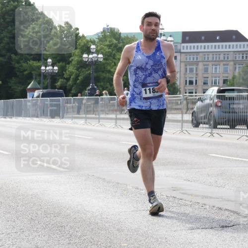 29.06.2025 - hella hamburg halbmarathon Lena Gebhardt http://msf.ph/oto/8416411 29.06.2025 09:40:33 Lombardsbrücke 118, 34, 35, 52, 54, 2659, 5253, 6530, 6816, 9151, 9255, 9447, 9475, 10650, 11210, 11829, 12373, 12678, 14302, 14717, 15495, 16068, 16245, 16988, 17771, 18930, 19075 meine-sportfotos.de