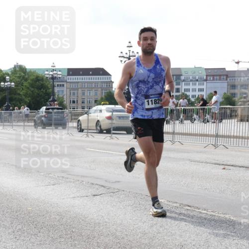 29.06.2025 - hella hamburg halbmarathon Lena Gebhardt http://msf.ph/oto/8416464 29.06.2025 09:40:34 Lombardsbrücke 11829, 34, 35, 52, 54, 5253, 6530, 6816, 9151, 9255, 9447, 9475, 10650, 11210, 11829, 12373, 12678, 14302, 14717, 15495, 16068, 16245, 16988, 17771, 18930, 19075 meine-sportfotos.de