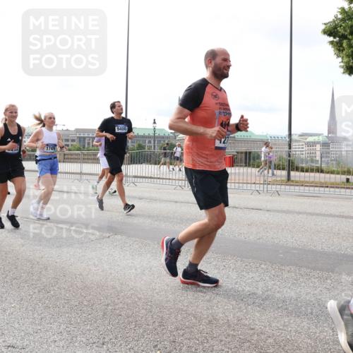 29.06.2025 - hella hamburg halbmarathon Lena Gebhardt http://msf.ph/oto/8416471 29.06.2025 10:17:47 Lombardsbrücke 1749, 9400, 38, 1015, 1159, 1160, 1204, 1268, 1274, 1458, 1477, 1622, 1641, 1749, 1795, 2094, 2147, 2259, 2305, 2548, 2860, 2931, 3138, 3292, 3802, 3803, 4194, 4218, 4852, 5002, 5004, 5290, 5611, 5733, 6254, 6336, 6352, 6520, 6786, 7011, 7094, 7258, 7291, 7410, 7413, 7445, 7566, 7641, 7649, 7838, 7844, 7882, 7883, 8128, 8144, 8210, 8248, 8309, 8351, 8433, 8607, 8799, 8895, 9400, 9717, 9734, 9798, 9848, 9964, 10174, 10332, 10509 meine-sportfotos.de