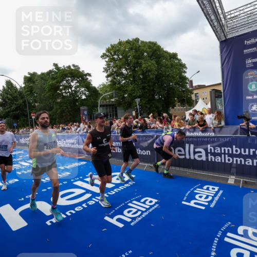 29.06.2025 - hella hamburg halbmarathon Zöllner http://msf.ph/oto/8416506 29.06.2025 10:27:43 Ziel 2203, 5367, 7651, 8731, 10655, 17354, 17893, 18832 meine-sportfotos.de