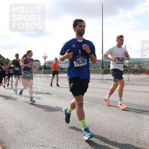 29.06.2025 - hella hamburg halbmarathon Lena Gebhardt http://msf.ph/oto/8416524 29.06.2025 09:51:01 Lombardsbrücke 1962, 7116, 8122, 8, 7635, 8966, 1209, 1256, 1358, 1441, 1677, 1697, 1700, 1941, 1962, 2546, 2579, 3056, 3626, 3700, 3947, 4205, 4229, 4380, 4854, 4888, 4889, 4893, 5026, 5087, 5275, 5387, 5472, 5506, 5508, 5752, 5916, 6080, 6429, 6593, 6639, 6686, 6687, 6721, 6901, 7026, 7110, 7116, 7284, 7635, 7693, 8091, 8122, 8319, 8574, 8958, 8966, 9262, 9313, 9371, 9380, 9755, 9833, 9885, 10064, 10193, 10415, 10469, 10783, 10922, 11281, 11284, 11305, 11907, 12153 meine-sportfotos.de