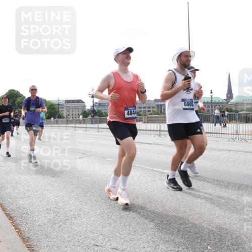 29.06.2025 - hella hamburg halbmarathon Lena Gebhardt http://msf.ph/oto/8416530 29.06.2025 10:26:38 Lombardsbrücke 8079, 9186, 4844, 930, 6905, 1300, 1973, 2045, 2643, 3617, 4267, 4268, 4315, 4507, 4509, 4844, 6159, 6625, 6905, 7069, 7929, 8079, 8306, 8357, 8942, 9186, 11107, 11270, 11740, 12071, 12126, 12826, 12827, 13264, 14930, 15027, 15807, 15878, 16479, 16788, 17300, 17675, 17712, 18074, 18087, 18516, 18962, 18978 meine-sportfotos.de