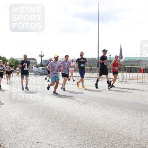 29.06.2025 - hella hamburg halbmarathon Lena Gebhardt http://msf.ph/oto/8416539 29.06.2025 10:42:23 Lombardsbrücke 16452, 459, 15912, 11075, 11074, 8, 1039, 1150, 1360, 1624, 1752, 1929, 1957, 1994, 2069, 2134, 2145, 2523, 2538, 2580, 2940, 2941, 2974, 3276, 3326, 3459, 3460, 3568, 3605, 3874, 4329, 4334, 4353, 4735, 4736, 4778, 4885, 4891, 4892, 5403, 5417, 5419, 5671, 5810, 6120, 6136, 6153, 6430, 6436, 6764, 6828, 6837, 6846, 6917, 7040, 7260, 7357, 7513, 7557, 7666, 8014, 8459, 8525, 8526, 8529, 8712, 8816, 8908, 9008, 9223, 9370, 9980, 10027, 10454, 10532, 10623, 13241 meine-sportfotos.de