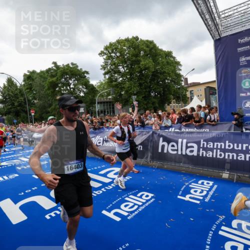 29.06.2025 - hella hamburg halbmarathon Zöllner http://msf.ph/oto/8416550 29.06.2025 10:50:10 Ziel 1216, 1321, 1507, 2020, 3296, 3562, 7176, 8313, 9031, 9303, 9965, 12203, 12235, 13282, 14257, 16403, 18228, 18657, 18658, 18884 meine-sportfotos.de