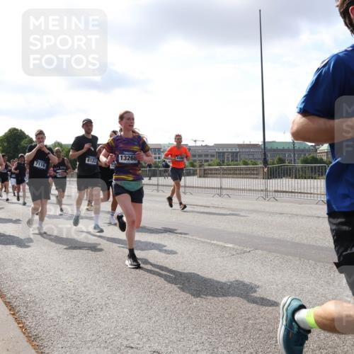 29.06.2025 - hella hamburg halbmarathon Lena Gebhardt http://msf.ph/oto/8416583 29.06.2025 09:51:02 Lombardsbrücke 1962, 7116, 8122, 72, 13268, 7635, 1209, 1256, 1441, 1677, 1697, 1941, 1962, 2546, 2579, 3056, 3626, 3700, 3947, 4205, 4380, 4854, 4888, 4889, 4893, 5026, 5087, 5275, 5387, 5472, 5506, 5508, 5752, 5916, 6080, 6429, 6593, 6639, 6686, 6687, 6721, 6901, 7026, 7110, 7116, 7284, 7378, 7635, 7693, 7962, 8091, 8122, 8319, 8574, 8958, 8966, 9262, 9313, 9371, 9380, 9755, 9833, 9885, 10064, 10193, 10415, 10469, 10783, 10922, 11281, 11284, 11305, 11907, 12153 meine-sportfotos.de
