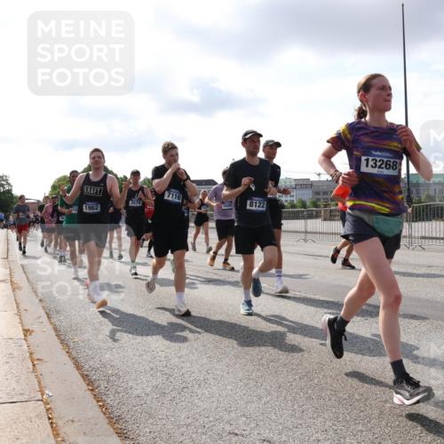 29.06.2025 - hella hamburg halbmarathon Lena Gebhardt http://msf.ph/oto/8416639 29.06.2025 09:51:03 Lombardsbrücke 98, 2579, 1962, 7116, 16295, 8122, 13268, 1209, 1256, 1441, 1677, 1941, 1962, 2546, 2579, 3056, 3626, 3700, 3947, 4205, 4854, 4888, 4889, 4893, 5026, 5087, 5275, 5387, 5472, 5506, 5508, 5752, 5916, 6080, 6429, 6593, 6639, 6686, 6687, 6721, 6901, 7026, 7110, 7116, 7284, 7378, 7635, 7693, 7962, 8091, 8122, 8319, 8574, 8958, 8966, 9262, 9313, 9371, 9380, 9755, 9833, 9885, 10064, 10193, 10415, 10469, 10783, 10922, 11281, 11284, 11305, 11907, 12153, 14201 meine-sportfotos.de