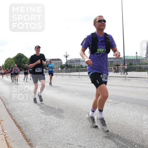 29.06.2025 - hella hamburg halbmarathon Lena Gebhardt http://msf.ph/oto/8416648 29.06.2025 10:26:40 Lombardsbrücke 8079, 9186, 1300, 1973, 2045, 2643, 3617, 4267, 4268, 4315, 4507, 4509, 4844, 6159, 6625, 6905, 7069, 7929, 8079, 8306, 8357, 8942, 9186, 11107, 11270, 11740, 12071, 12126, 12826, 12827, 13264, 14930, 15027, 15807, 15878, 16479, 16788, 17300, 17675, 17712, 18074, 18087, 18516, 18962, 18978 meine-sportfotos.de