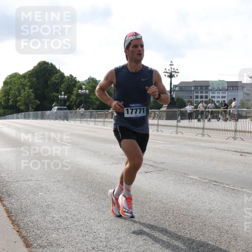 29.06.2025 - hella hamburg halbmarathon Lena Gebhardt http://msf.ph/oto/8416667 29.06.2025 09:40:41 Lombardsbrücke 34, 35, 52, 54, 5253, 6530, 6816, 9151, 9255, 9447, 9475, 10650, 11210, 11829, 12373, 12678, 14302, 14360, 14766, 15495, 16068, 16245, 16988, 17771, 18930, 19075 meine-sportfotos.de