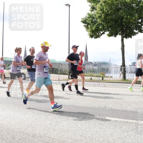 29.06.2025 - hella hamburg halbmarathon Lena Gebhardt http://msf.ph/oto/8416717 29.06.2025 10:42:24 Lombardsbrücke 14585, 110, 1591, 290, 1039, 1150, 1360, 1624, 1752, 1929, 1957, 1994, 2069, 2134, 2145, 2401, 2523, 2538, 2580, 2940, 2941, 2974, 3276, 3326, 3568, 3605, 3874, 4329, 4334, 4353, 4735, 4736, 4778, 4885, 4891, 4892, 5403, 5417, 5419, 5671, 5810, 6120, 6136, 6153, 6430, 6436, 6764, 6828, 6837, 6846, 6917, 7040, 7260, 7357, 7513, 7557, 7666, 8014, 8459, 8525, 8526, 8529, 8712, 8816, 8908, 9008, 9223, 9370, 9980, 10027, 10454, 10532, 10623, 13241 meine-sportfotos.de