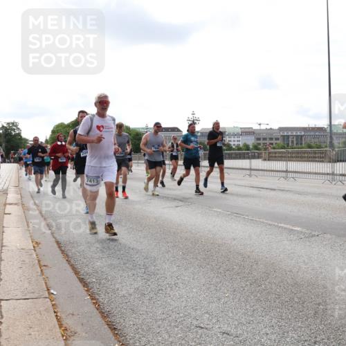 29.06.2025 - hella hamburg halbmarathon Lena Gebhardt http://msf.ph/oto/8416732 29.06.2025 10:17:49 Lombardsbrücke 209, 9798, 66, 7413, 7844, 17200, 1015, 1159, 1160, 1204, 1268, 1274, 1325, 1458, 1622, 1641, 1749, 1795, 2094, 2147, 2259, 2305, 2548, 2860, 2931, 3138, 3292, 3802, 3803, 3977, 4194, 4218, 4852, 5002, 5004, 5290, 5611, 5733, 6254, 6336, 6352, 6520, 6786, 7011, 7094, 7258, 7291, 7410, 7413, 7566, 7641, 7649, 7838, 7844, 7882, 7883, 8128, 8144, 8210, 8248, 8309, 8351, 8433, 8607, 8799, 8895, 9400, 9539, 9717, 9734, 9798, 9848, 9964, 10174, 10332, 10509 meine-sportfotos.de