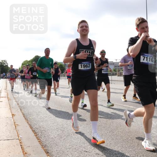 29.06.2025 - hella hamburg halbmarathon Lena Gebhardt http://msf.ph/oto/8416748 29.06.2025 09:51:04 Lombardsbrücke 12, 9833, 11022, 1962, 10469, 16295, 7116, 728, 1300, 1136, 1256, 1441, 1677, 1941, 1962, 2546, 2579, 3056, 3626, 3700, 3947, 4205, 4854, 4888, 4889, 4893, 5026, 5087, 5275, 5387, 5472, 5506, 5508, 5752, 5916, 6080, 6429, 6593, 6639, 6686, 6687, 6721, 6901, 7110, 7116, 7284, 7378, 7635, 7693, 7962, 8091, 8122, 8319, 8574, 8958, 8966, 9262, 9313, 9371, 9380, 9755, 9833, 9885, 10064, 10193, 10415, 10469, 10783, 10922, 11281, 11284, 11305, 11907, 12153, 14201 meine-sportfotos.de