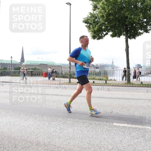 29.06.2025 - hella hamburg halbmarathon Lena Gebhardt http://msf.ph/oto/8416775 29.06.2025 10:26:43 Lombardsbrücke 1127, 1300, 1793, 1973, 2045, 2643, 3617, 4267, 4268, 4315, 4507, 4509, 4844, 5494, 6625, 6905, 7069, 7929, 8079, 8357, 8942, 9186, 10465, 11107, 11270, 11740, 12071, 12126, 12826, 12827, 13264, 13462, 14930, 15027, 15807, 15878, 16479, 16788, 17300, 17675, 17712, 18074, 18087, 18516, 18962, 18978 meine-sportfotos.de