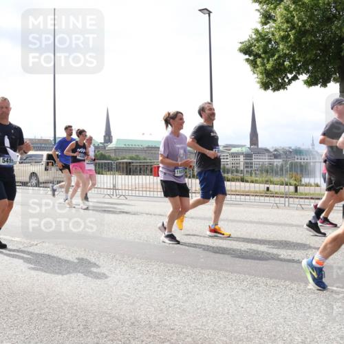 29.06.2025 - hella hamburg halbmarathon Lena Gebhardt http://msf.ph/oto/8416794 29.06.2025 10:42:25 Lombardsbrücke 452, 541, 3410, 14585, 1107, 1039, 1150, 1360, 1624, 1752, 1929, 1957, 1994, 2069, 2134, 2145, 2401, 2523, 2538, 2580, 2940, 2941, 2974, 3276, 3326, 3568, 3605, 3874, 4329, 4334, 4353, 4735, 4736, 4778, 4885, 4891, 4892, 5403, 5417, 5419, 5671, 5810, 6120, 6136, 6153, 6764, 6828, 6837, 6917, 7040, 7260, 7357, 7513, 7557, 7666, 8014, 8459, 8525, 8526, 8529, 8712, 8816, 8908, 9008, 9223, 9370, 9980, 10027, 10454, 10532, 10623, 10697, 13241 meine-sportfotos.de
