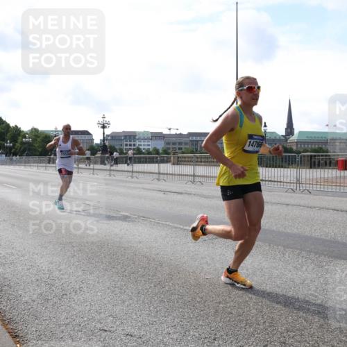 29.06.2025 - hella hamburg halbmarathon Lena Gebhardt http://msf.ph/oto/8416906 29.06.2025 09:40:49 Lombardsbrücke 1552, 14766, 34, 54, 5253, 6530, 6816, 9151, 9447, 9475, 11210, 11829, 12373, 12678, 14302, 14360, 14766, 15526, 16068, 16245, 16988, 17771, 18930 meine-sportfotos.de
