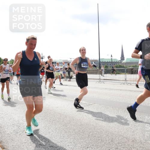 29.06.2025 - hella hamburg halbmarathon Lena Gebhardt http://msf.ph/oto/8416924 29.06.2025 10:42:26 Lombardsbrücke 1754, 10842, 8459, 41, 1039, 1150, 1360, 1624, 1752, 1929, 1957, 1994, 2069, 2134, 2145, 2401, 2523, 2538, 2580, 2940, 2941, 2974, 3276, 3326, 3568, 3605, 3874, 4092, 4329, 4334, 4353, 4735, 4736, 4778, 4885, 4891, 4892, 5403, 5417, 5419, 5671, 5810, 6120, 6136, 6153, 6764, 6828, 6837, 6917, 7040, 7260, 7357, 7513, 7557, 7666, 8014, 8459, 8525, 8526, 8529, 8712, 8816, 8908, 9008, 9223, 9370, 9980, 10027, 10454, 10532, 10697, 12441, 13241 meine-sportfotos.de