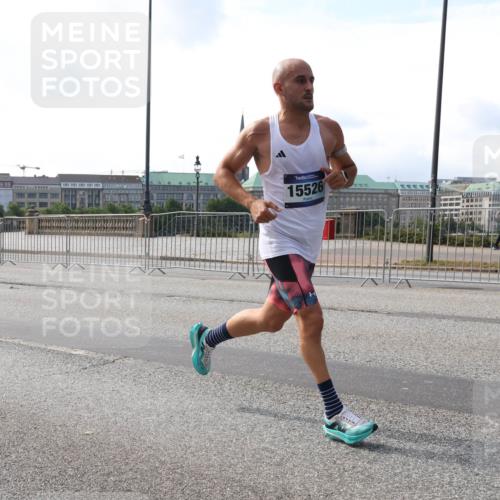 29.06.2025 - hella hamburg halbmarathon Lena Gebhardt http://msf.ph/oto/8417006 29.06.2025 09:40:50 Lombardsbrücke 15526, 34, 54, 5253, 6530, 6816, 9151, 9447, 9475, 11210, 11829, 12373, 12678, 14302, 14360, 14766, 15526, 16068, 16245, 16988, 17771, 18930 meine-sportfotos.de