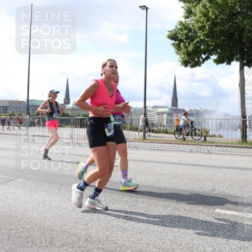 29.06.2025 - hella hamburg halbmarathon Lena Gebhardt http://msf.ph/oto/8417048 29.06.2025 10:05:18 Lombardsbrücke 8999, 1126, 1559, 1863, 1936, 1981, 2288, 2298, 2424, 2624, 3071, 3413, 3578, 4014, 4220, 4394, 4782, 4951, 5073, 6059, 6907, 6908, 7302, 7826, 8089, 8999, 9007, 9019, 9075, 9165, 9559, 9680, 9736, 9737, 9738, 10343, 10694, 11088, 11551, 11595, 11784, 11873, 12557, 13221, 13242, 13327, 13717, 14203, 14465, 14642, 16092, 16134, 16478, 16546, 16579, 16847, 17112, 17707, 17818, 18189, 18616, 18617, 19034 meine-sportfotos.de