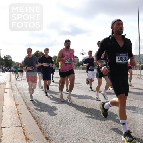 29.06.2025 - hella hamburg halbmarathon Lena Gebhardt http://msf.ph/oto/8417053 29.06.2025 09:51:06 Lombardsbrücke 89, 88, 5275, 12434, 16224, 387, 9833, 1136, 1256, 1441, 1677, 1912, 1941, 1962, 2546, 2579, 3056, 3626, 3700, 3947, 4854, 4888, 4889, 4893, 5026, 5087, 5275, 5387, 5506, 5752, 5916, 6080, 6429, 6593, 6639, 6686, 6687, 6721, 6901, 7110, 7116, 7284, 7378, 7635, 7693, 7962, 8091, 8122, 8319, 8574, 8958, 8966, 9262, 9313, 9371, 9380, 9755, 9833, 9885, 10064, 10193, 10415, 10469, 10783, 11281, 11284, 11305, 11907, 12153, 14201 meine-sportfotos.de