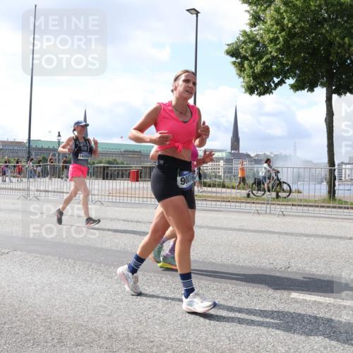 29.06.2025 - hella hamburg halbmarathon Lena Gebhardt http://msf.ph/oto/8417097 29.06.2025 10:05:18 Lombardsbrücke 14203, 90019, 1126, 1559, 1863, 1936, 1981, 2288, 2298, 2424, 2624, 3071, 3413, 3578, 4014, 4220, 4394, 4782, 4951, 5073, 6059, 6907, 6908, 7302, 7826, 8089, 8999, 9007, 9019, 9075, 9165, 9559, 9680, 9736, 9737, 9738, 10343, 10694, 11088, 11551, 11595, 11784, 11873, 12557, 13221, 13242, 13327, 13717, 14203, 14465, 14642, 16092, 16134, 16478, 16546, 16579, 16847, 17112, 17707, 17818, 18189, 18616, 18617, 19034 meine-sportfotos.de