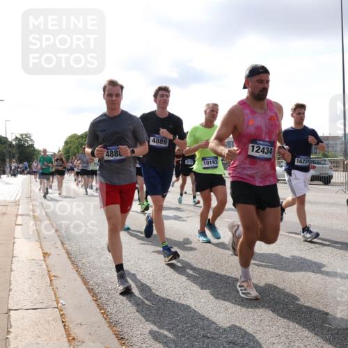 29.06.2025 - hella hamburg halbmarathon Lena Gebhardt http://msf.ph/oto/8417123 29.06.2025 09:51:07 Lombardsbrücke 4888, 4889, 8319, 10193, 12434, 16224, 5387, 1136, 1256, 1441, 1677, 1912, 1941, 1962, 2546, 2579, 3056, 3626, 3700, 3947, 4854, 4888, 4889, 4893, 5026, 5087, 5275, 5387, 5506, 5752, 5916, 6080, 6429, 6593, 6639, 6686, 6687, 6721, 6901, 7110, 7116, 7284, 7378, 7635, 7693, 7962, 8091, 8122, 8319, 8574, 8966, 9262, 9313, 9371, 9380, 9755, 9833, 9885, 10064, 10193, 10415, 10469, 10783, 11049, 11284, 11305, 11907, 12153, 14201 meine-sportfotos.de