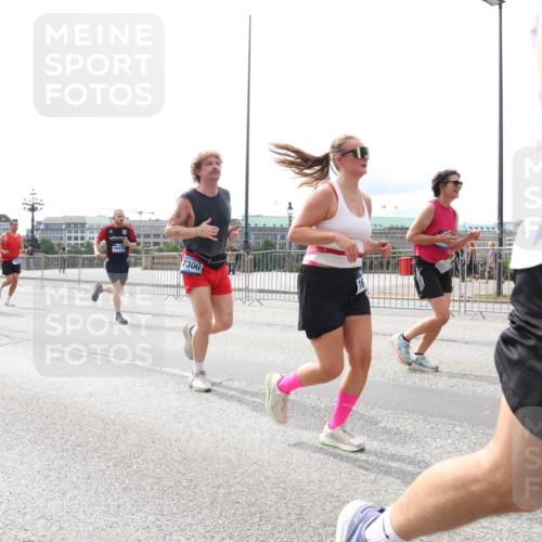 29.06.2025 - hella hamburg halbmarathon Lena Gebhardt http://msf.ph/oto/8417177 29.06.2025 10:26:51 Lombardsbrücke 15027, 16479, 7300, 1300, 1530, 1793, 1973, 2045, 2306, 2643, 4358, 4507, 4509, 4844, 5494, 5495, 5707, 6625, 6637, 6905, 7069, 7234, 7314, 7929, 8056, 8079, 8357, 9186, 9349, 10465, 11110, 11270, 11740, 12071, 12126, 13264, 13462, 14020, 14021, 14930, 15027, 15108, 15807, 15878, 16479, 16788, 17049, 17300, 17445, 17675, 18074, 18087, 18516, 18962, 18976, 18978 meine-sportfotos.de